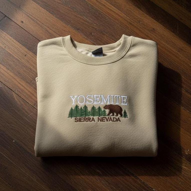 Yosemite National Park Embroidered Sweatshirt | Vintage Sierra Nevada Pullover