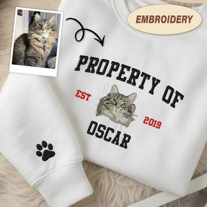 Custom Cat Embroidered Sweatshirt, Personalized Pet Portrait Crewneck with Cat Face and Name, Vintage Kitty Mom Sweater, Custom Pet Gift